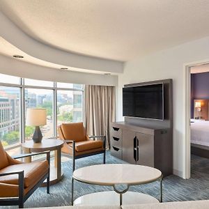 One-Bedroom King Suite Non-Smoking