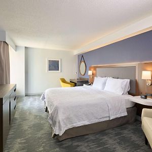 King Room Accessible Tub Mobility Hearing Access or Non-Smoking